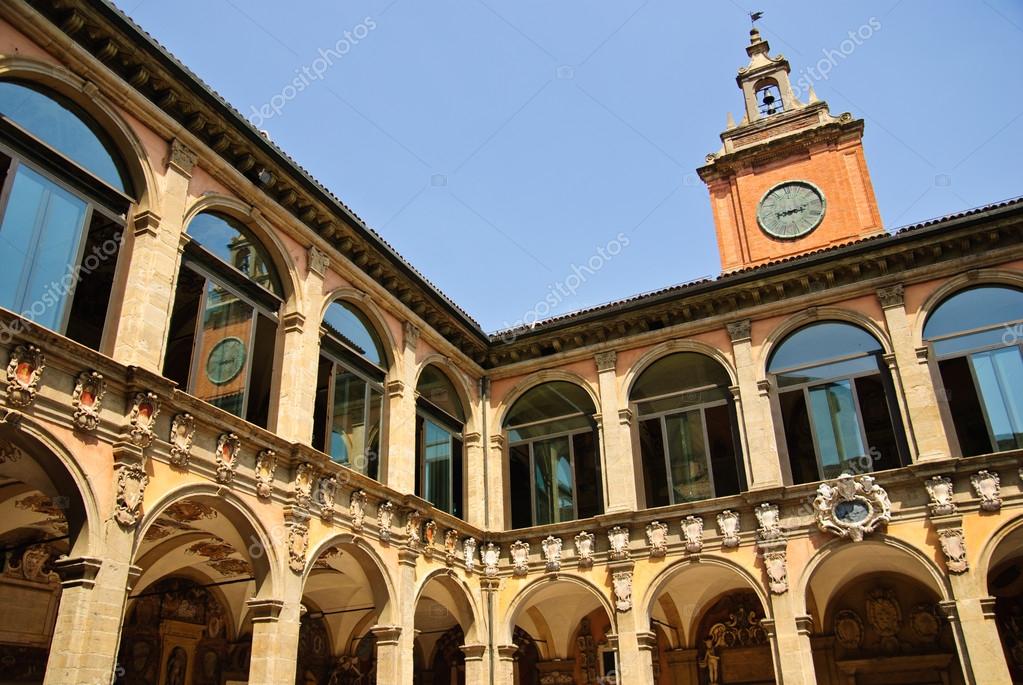 depositphotos_24199839-stock-photo-ancient-university-of-bologna-main.jpg